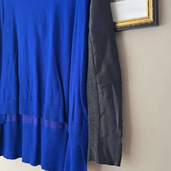 5/48 Royal Blue Sweater with Red Brand Tag - Picture 3 of 9